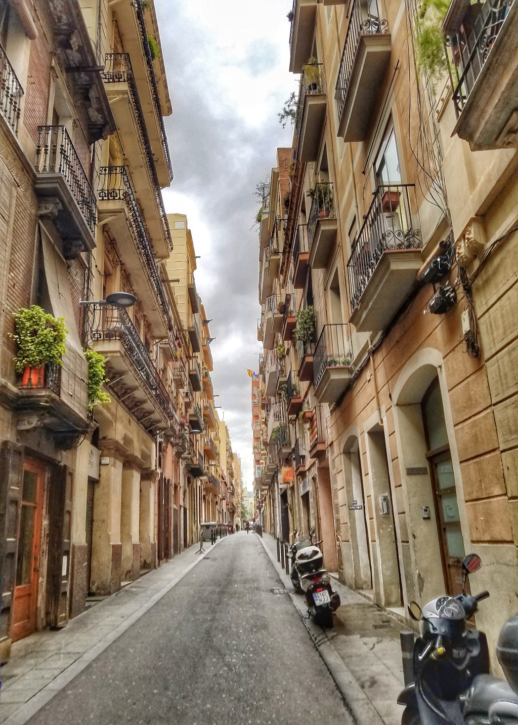 Gracia Neighborhood Food & Market Tour with Devour&nbsp;Barcelona